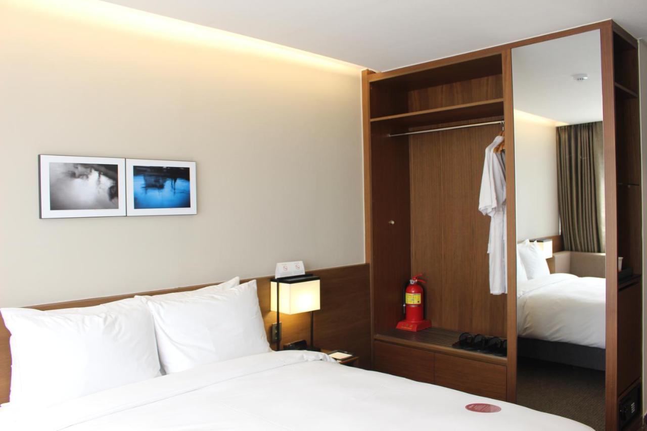 Ramada Encore By Wyndham Busan Haeundae Eksteriør billede