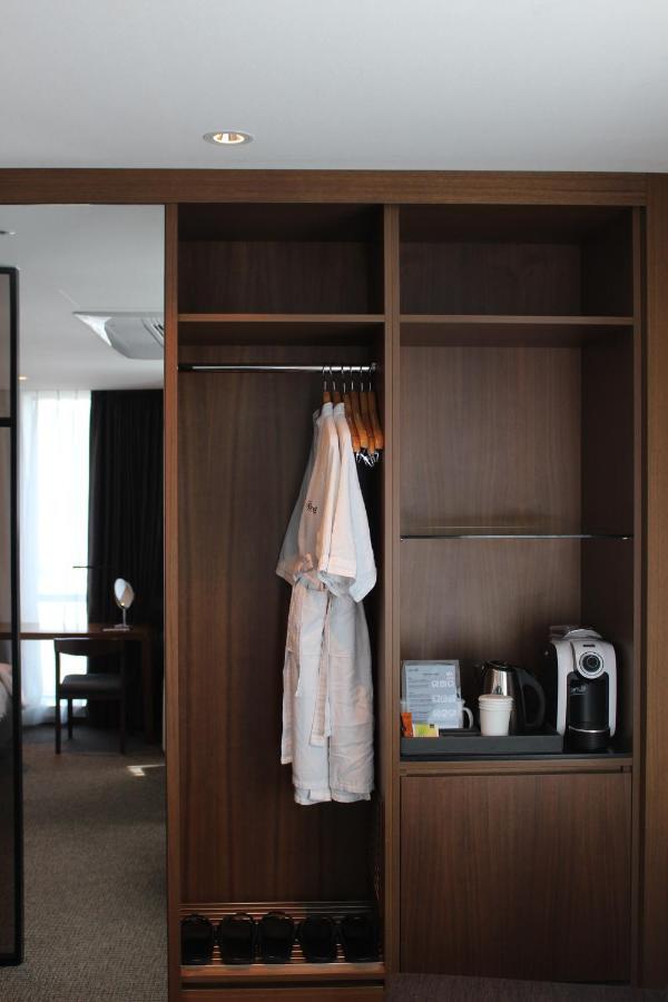 Ramada Encore By Wyndham Busan Haeundae Eksteriør billede